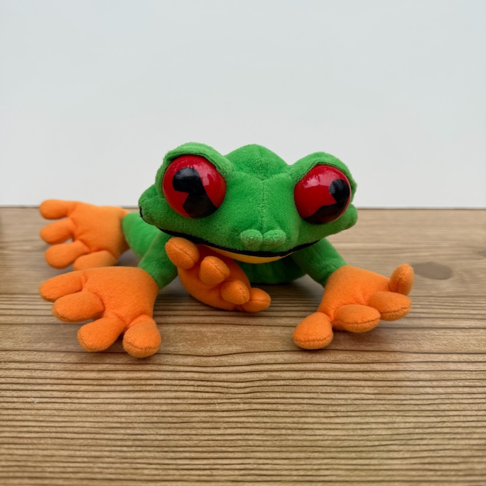 Rainforest Cafe Cha Cha Red Eyed Tree Frog Stuffed Animal